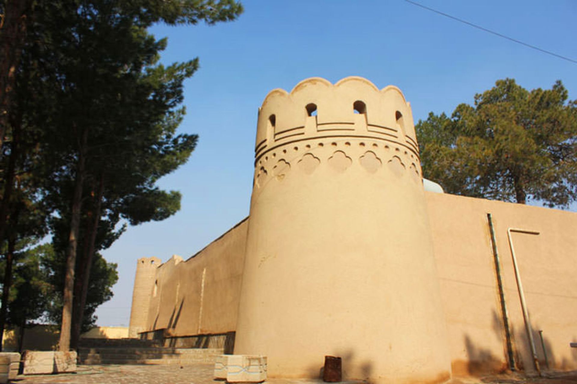 زیارتگاه ستی پیر (قلعه اسدان)