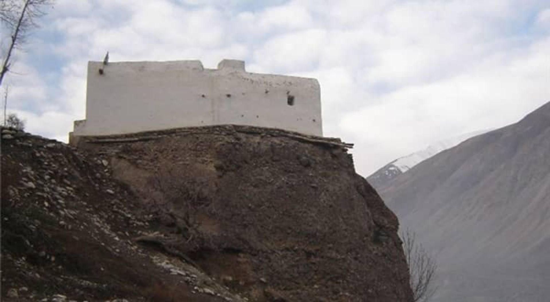 مقبره ناصر خسرو