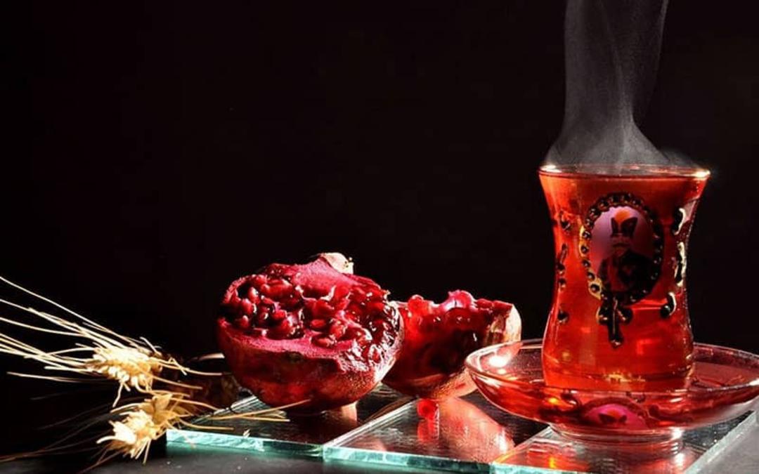 چای داغ و انار یلدا