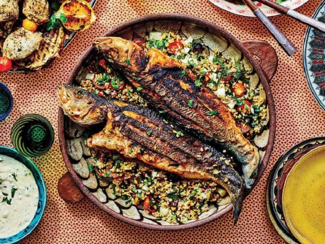 طرز تهیه سبزی پلو با ماهی شکم پر