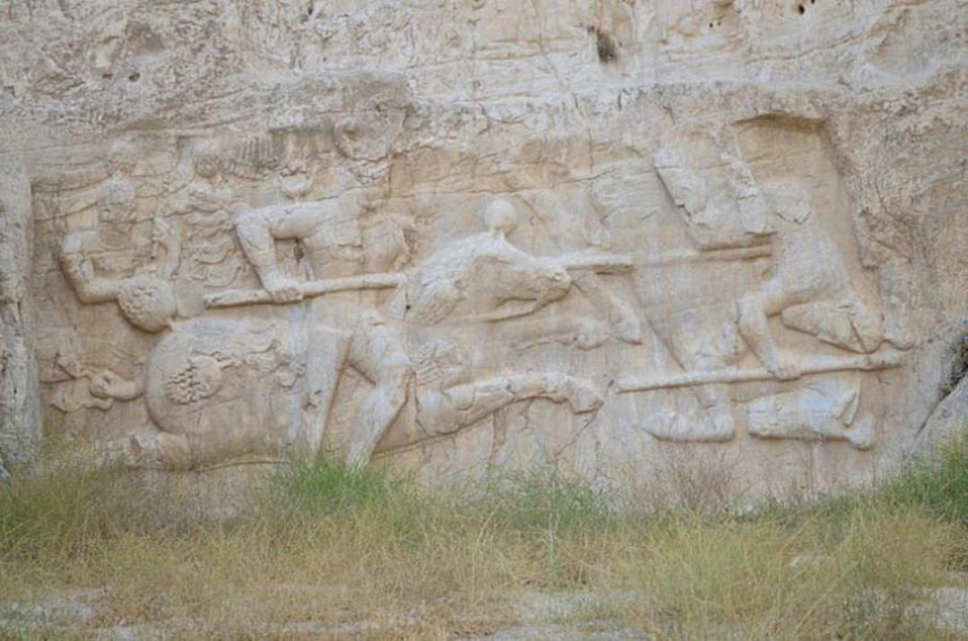 نقش برجسته نبرد بهرام دوم ساسانی در نقش رستم