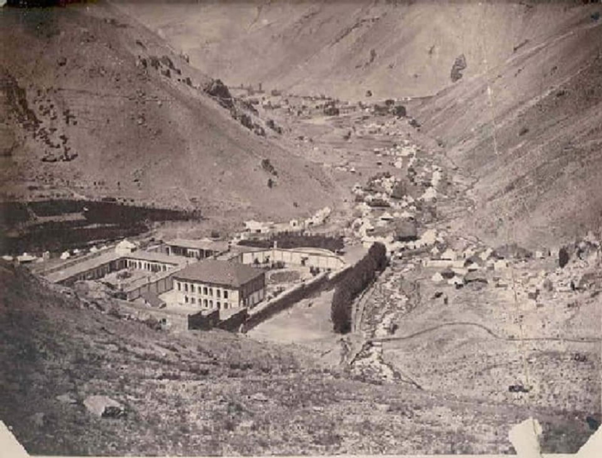 نمایی از کاخ ناصری در گذشته