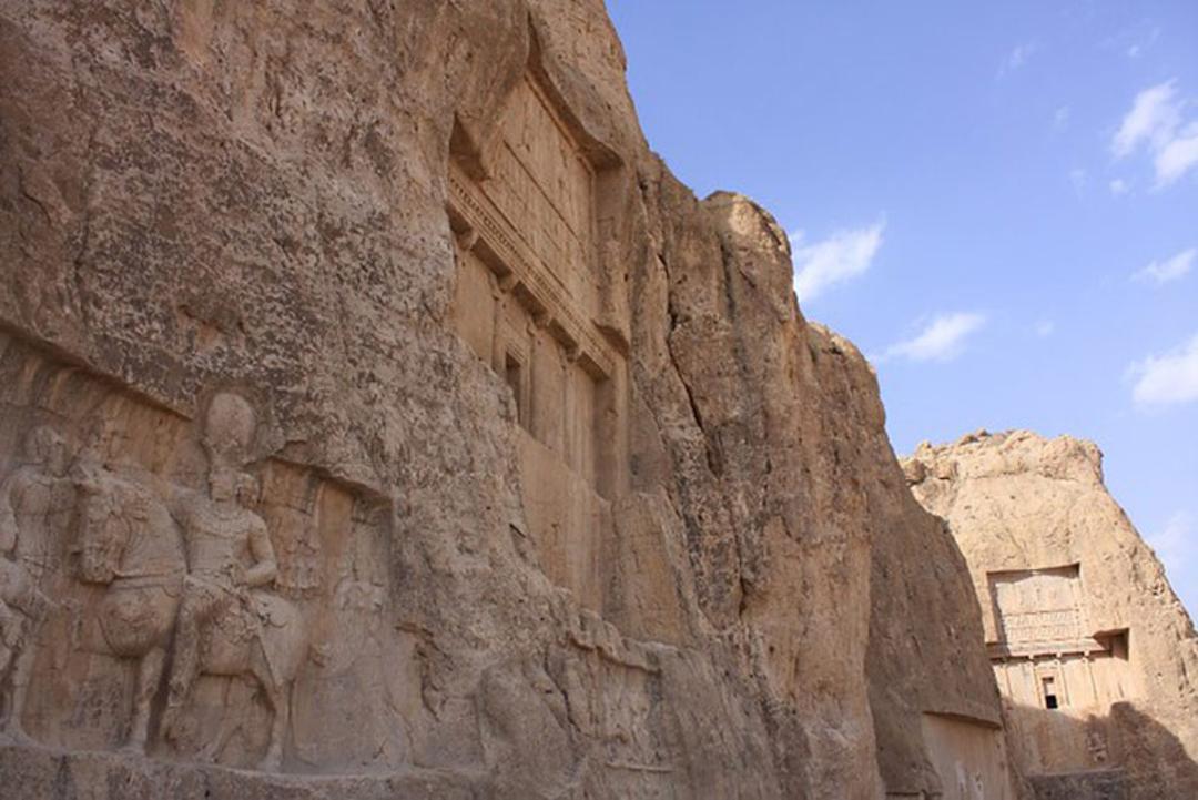 آرامگاه های نقش رستم از نمای غربی