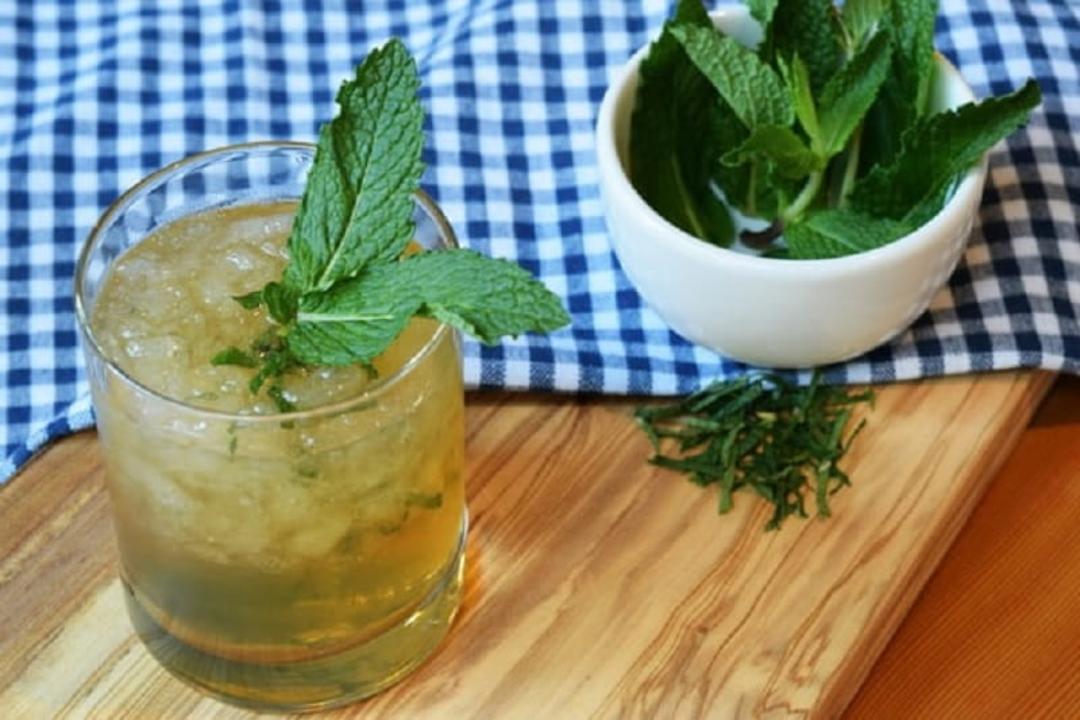 طرز تهیه شربت نعنا در خانه