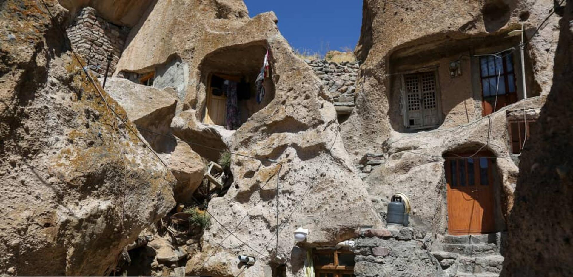 درب‌های خانه‌های روستای کندوان