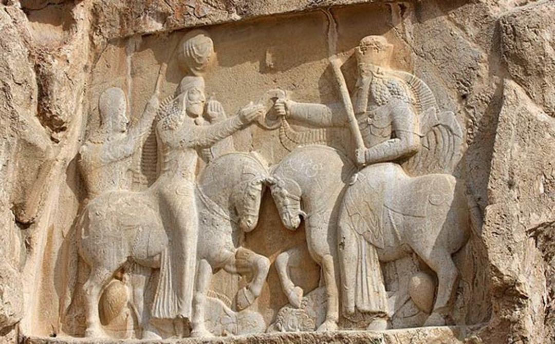 نقش برجسته اردشیر بابکان در نقش رستم فارس