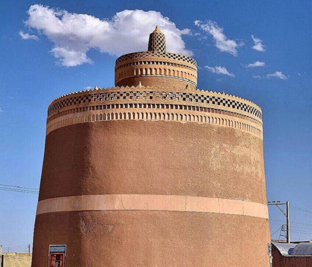 برج کبوترخانه ورزنه