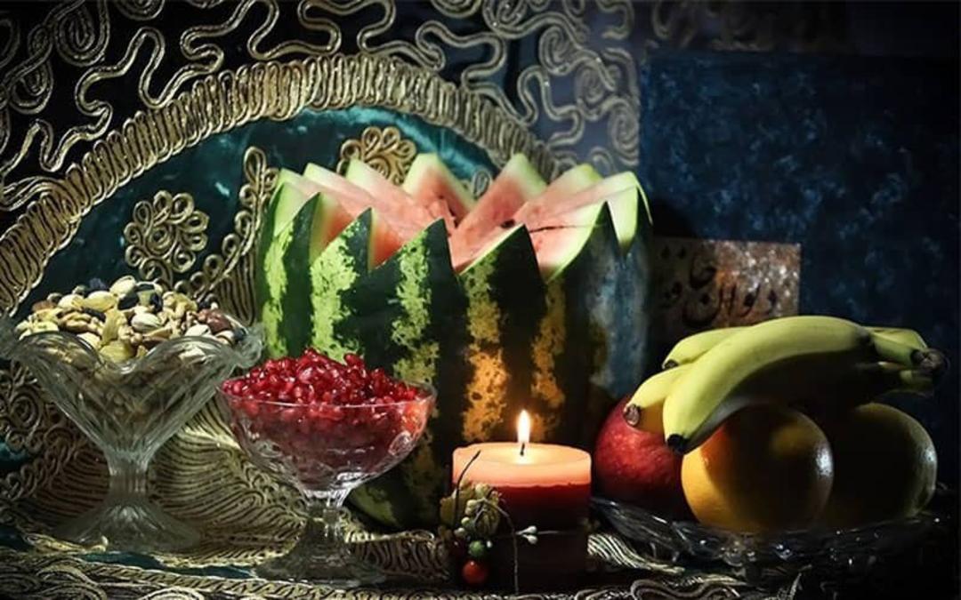 انار و هندوانه و تنقلات سفره شب یلدا