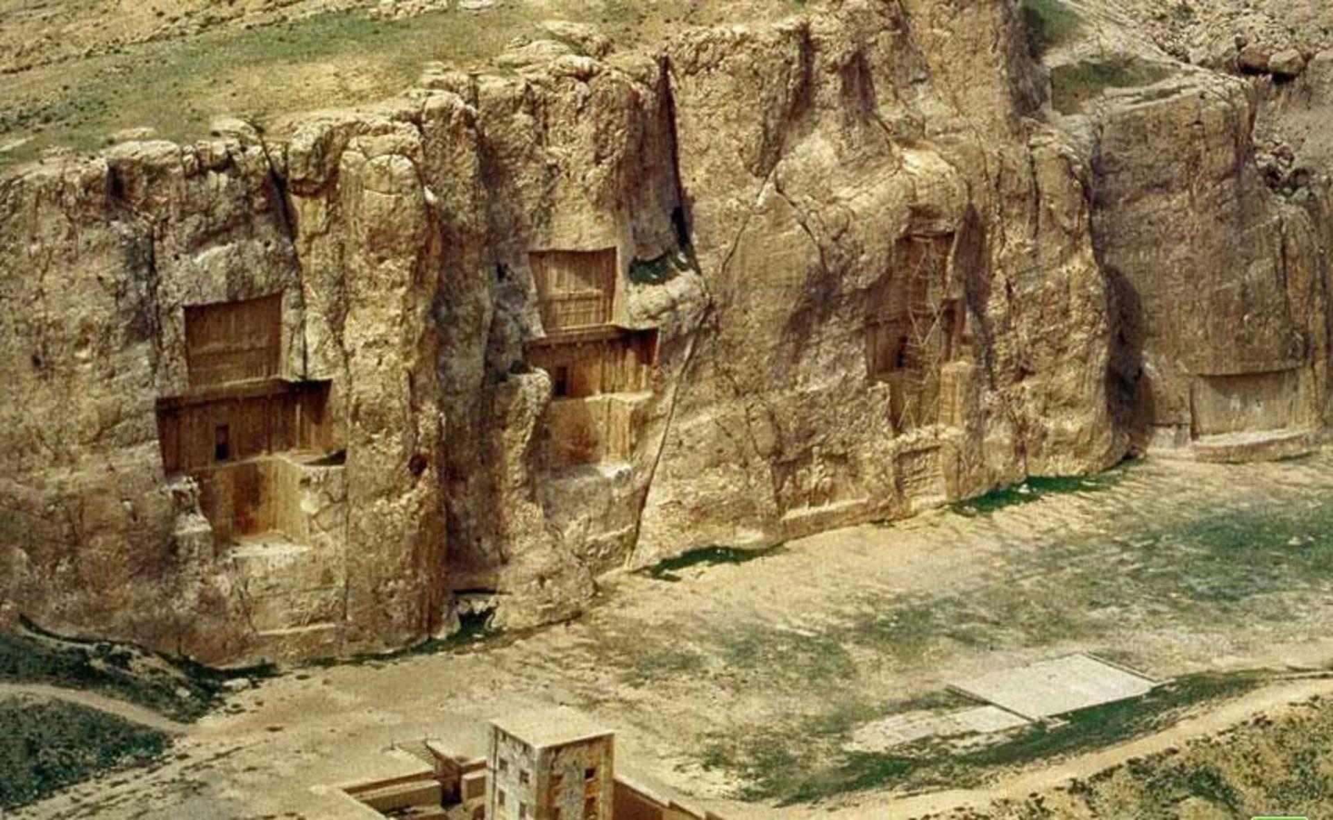 نمای هوایی از منطقه نقش رستم