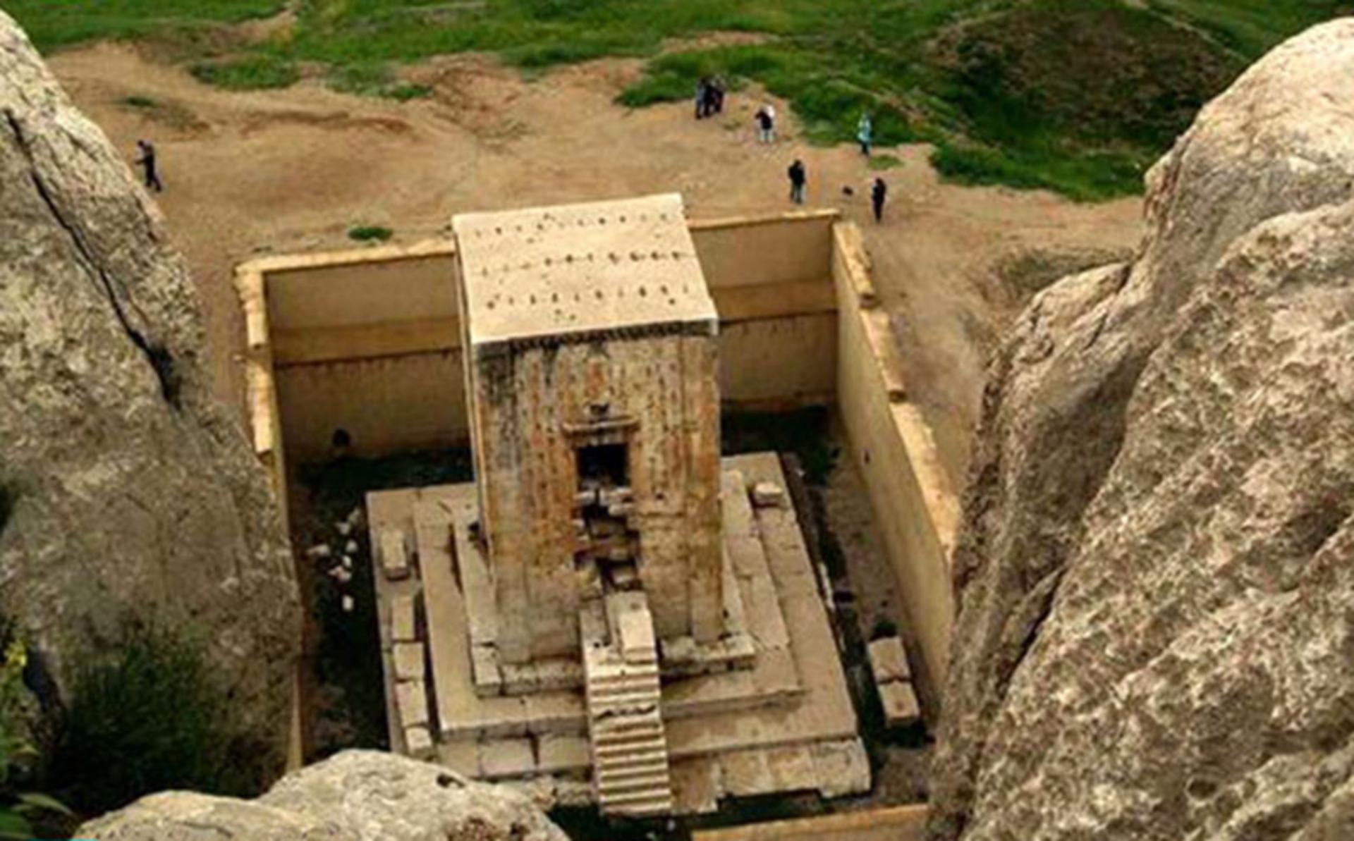 کعبه زرتشت نقش رستم از نمای هوایی