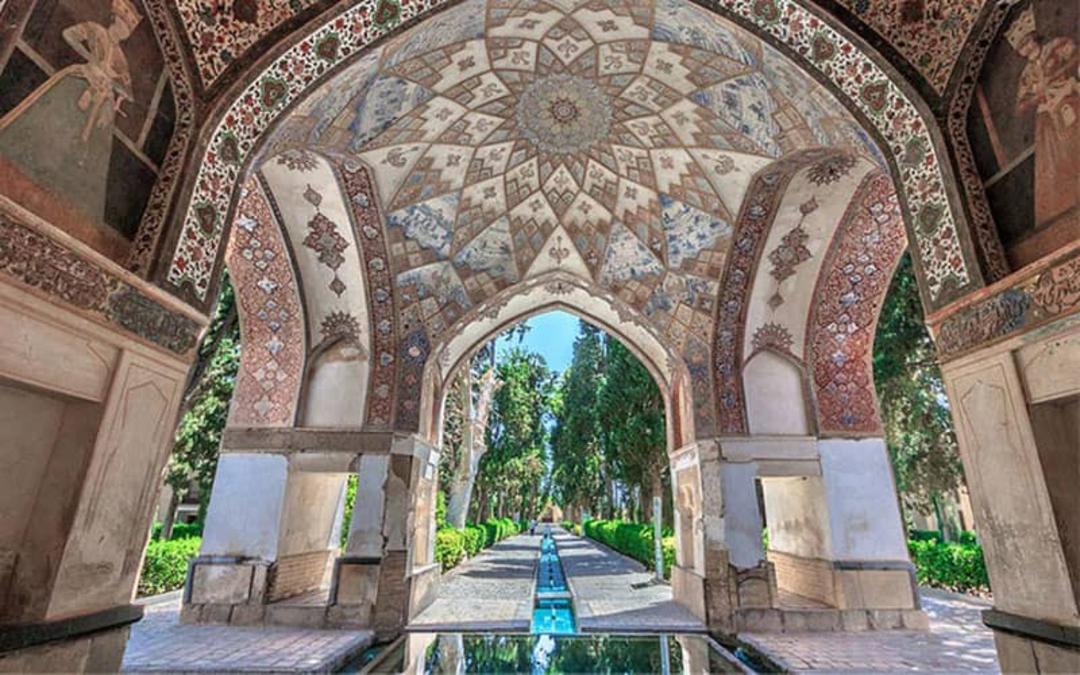کوشک قاجار در باغ فین