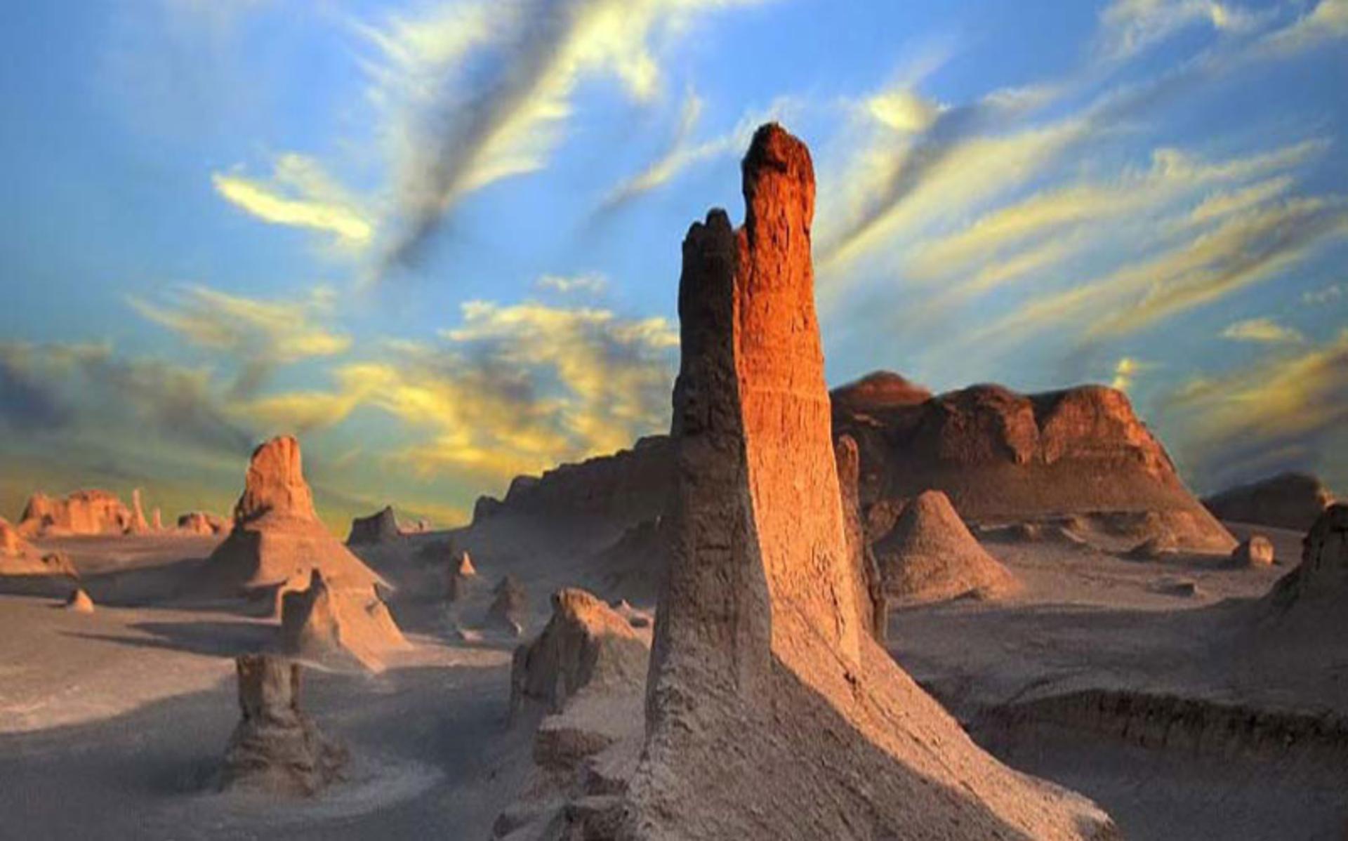 کلوت های مرتفع دشت لوت