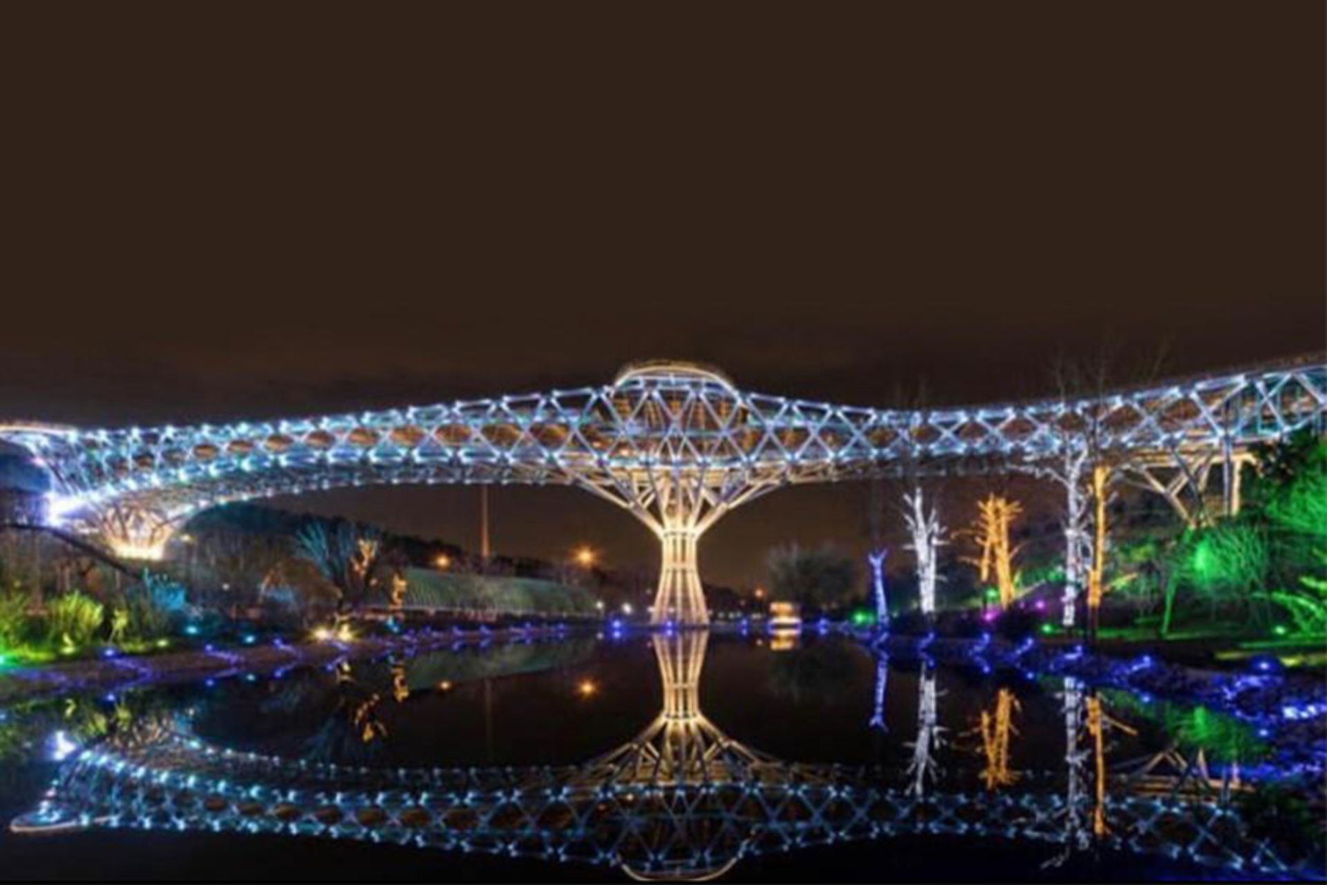 نورپردازی پل طبیعت در شب