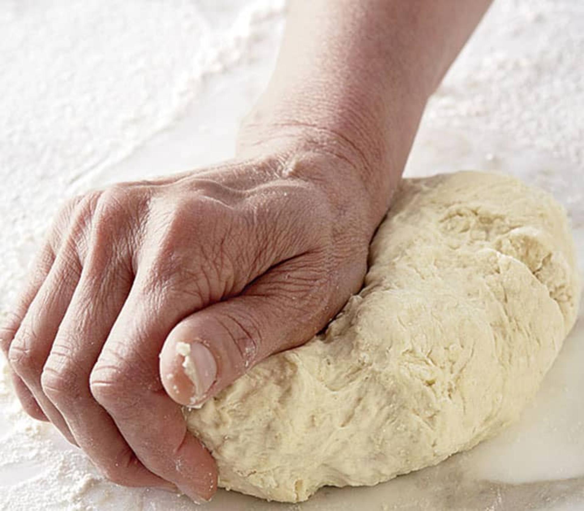 ورز دادن خمیر