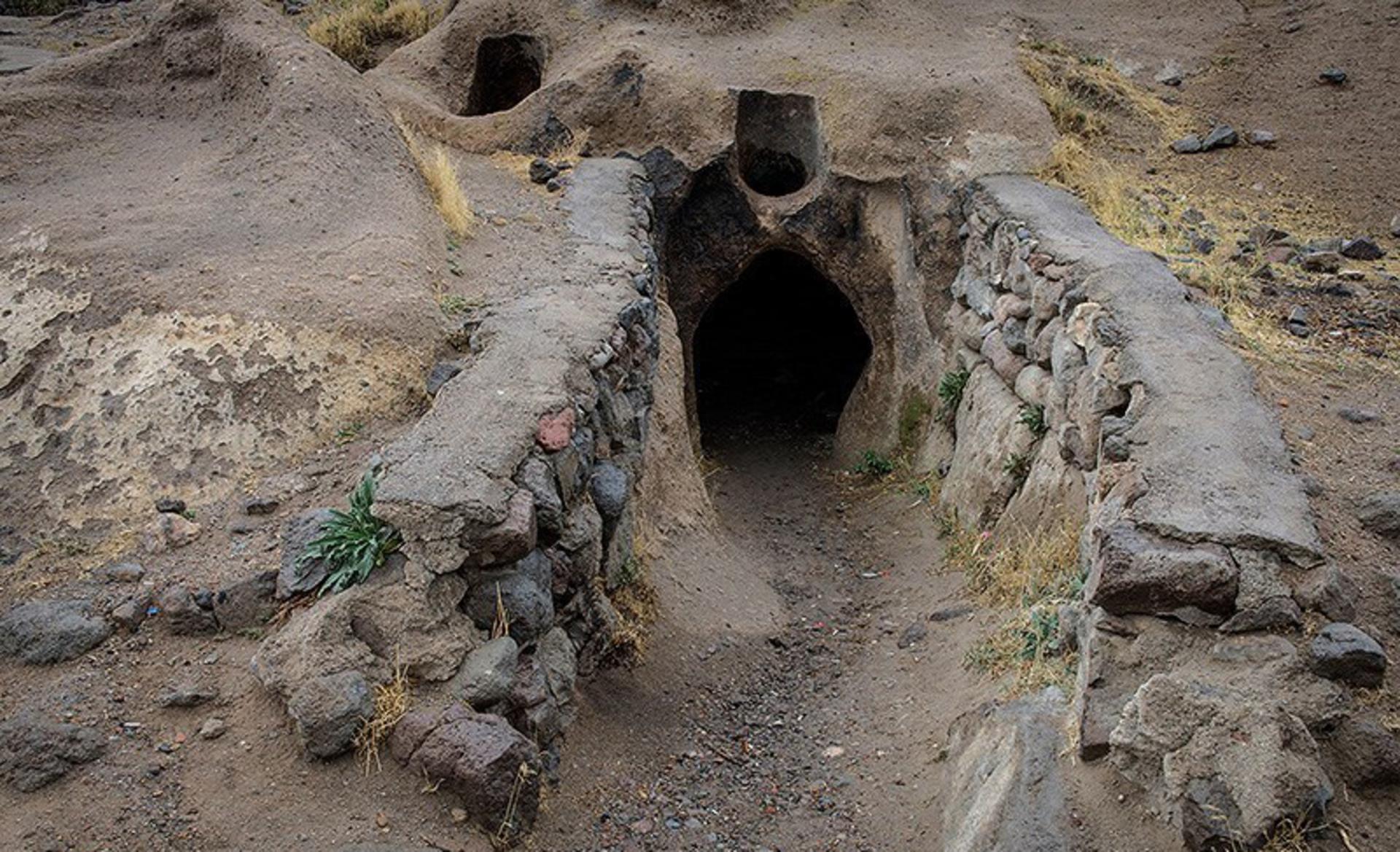دهلیزهای در روستای کندوان