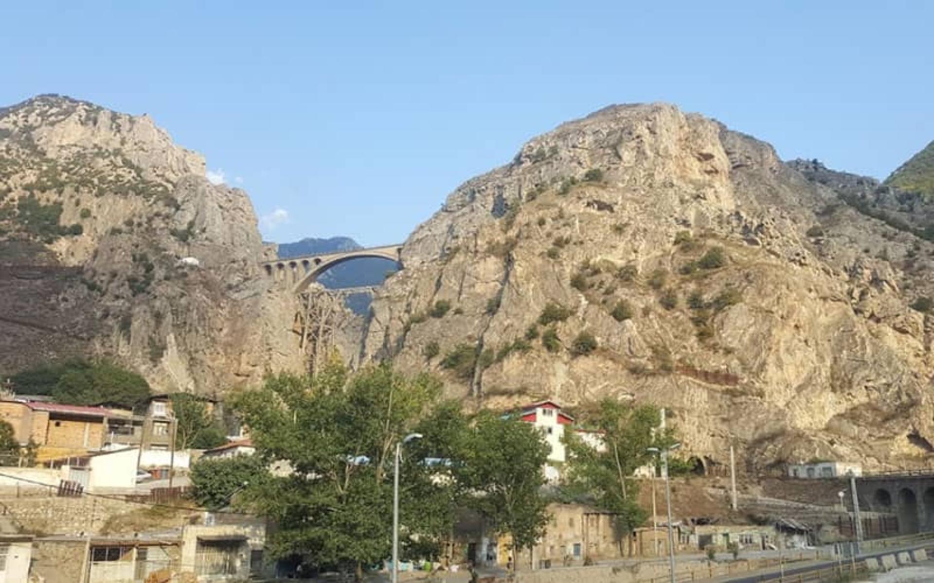 تصویر پل ورسک فیروزکوه از راه دور