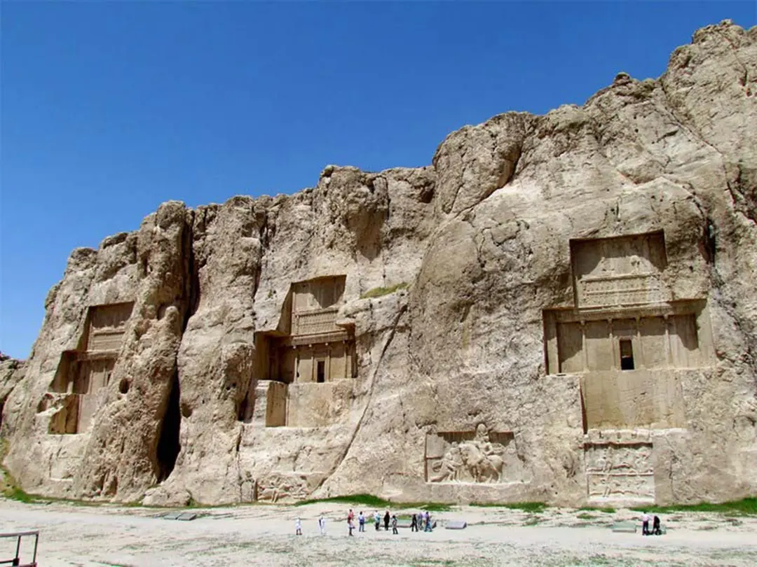 آرامگاه پادشاهان هخامنشی در نقش رستم