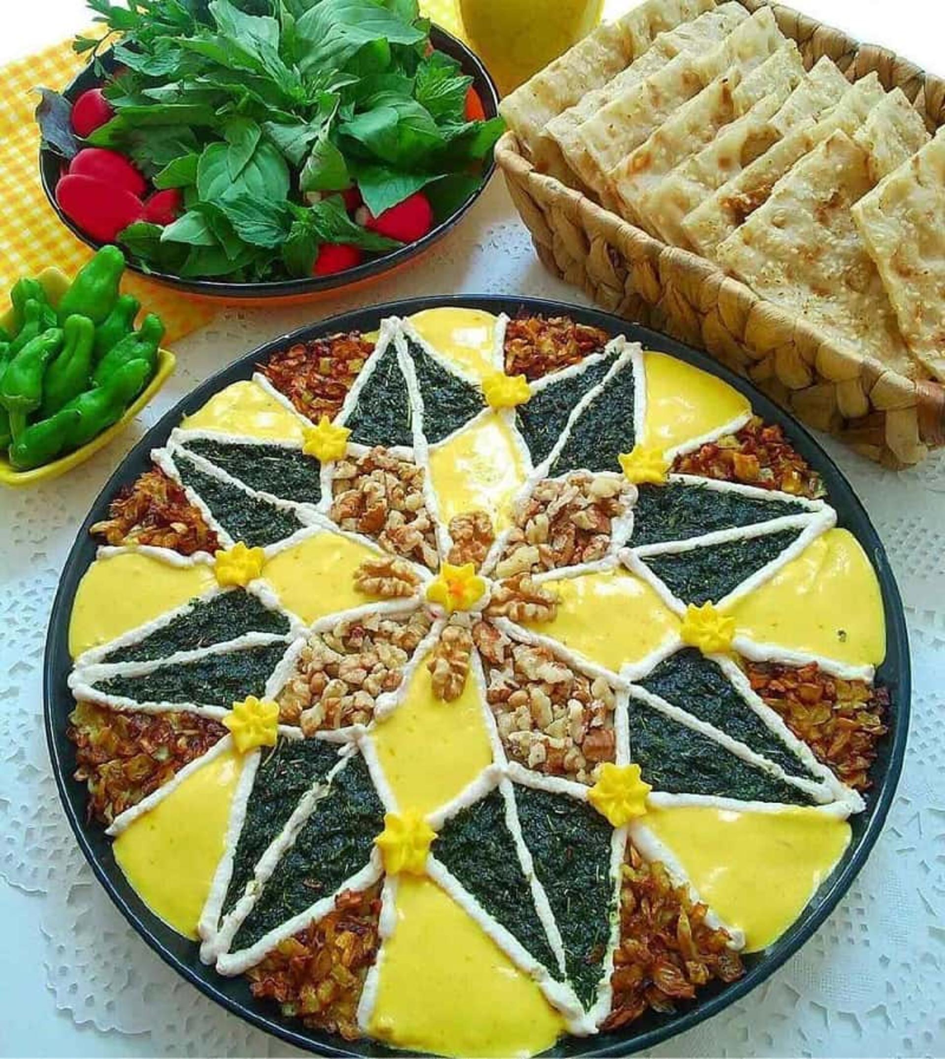 ایده‌هایی برای تزئین کشک بادمجان مجلسی