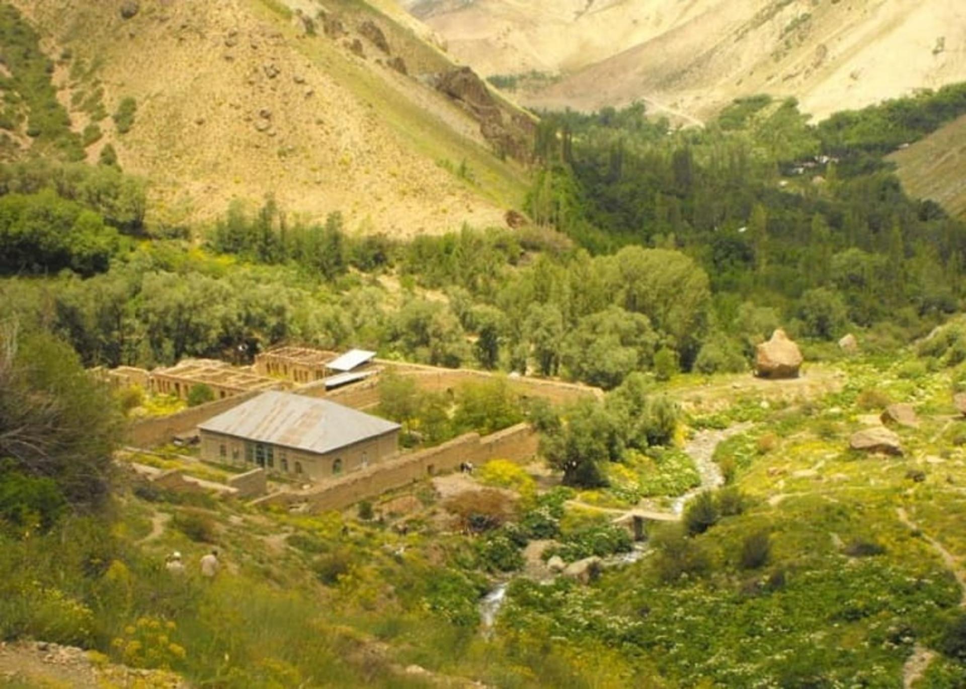 روزهای تابستان در شهرستانک