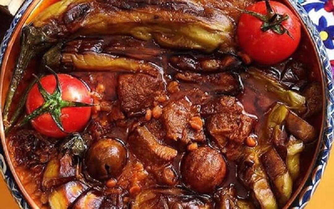  تهیه خورش بادمجان با گوشت