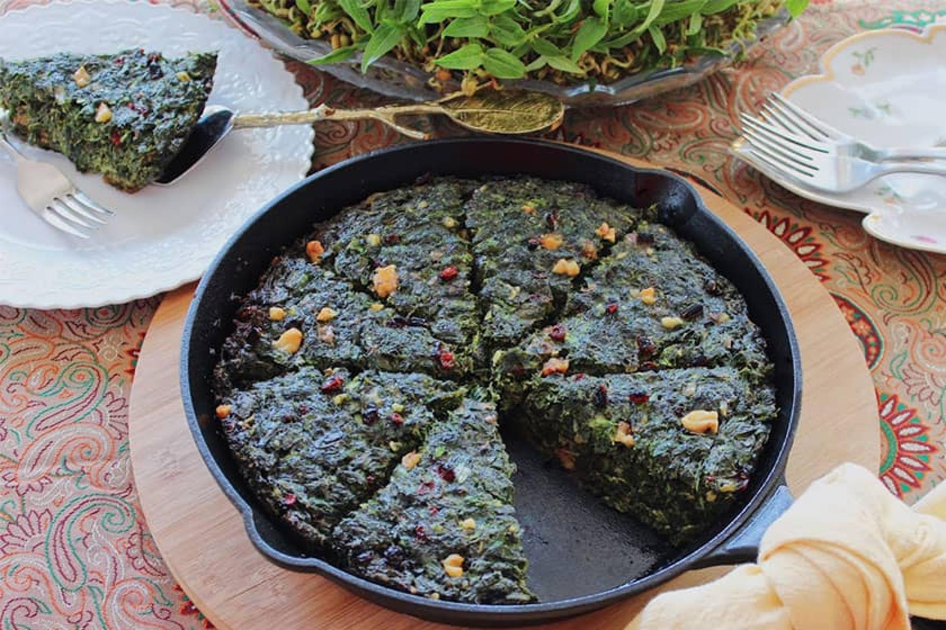 یک تابه کوکو سبزی