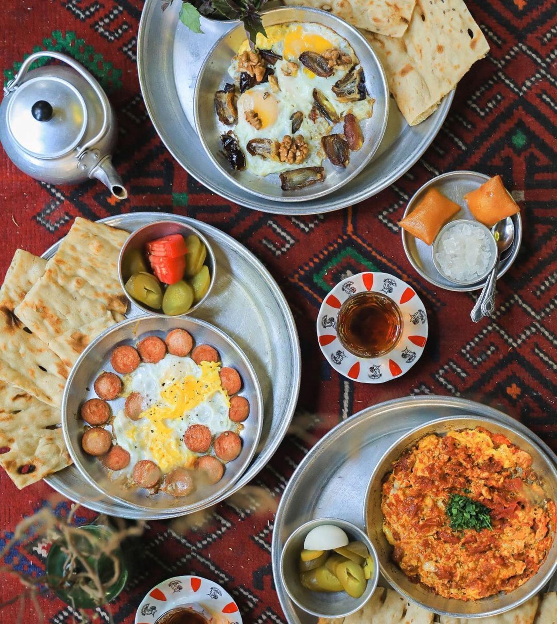 صبحانه رستوران باغ نگارستان