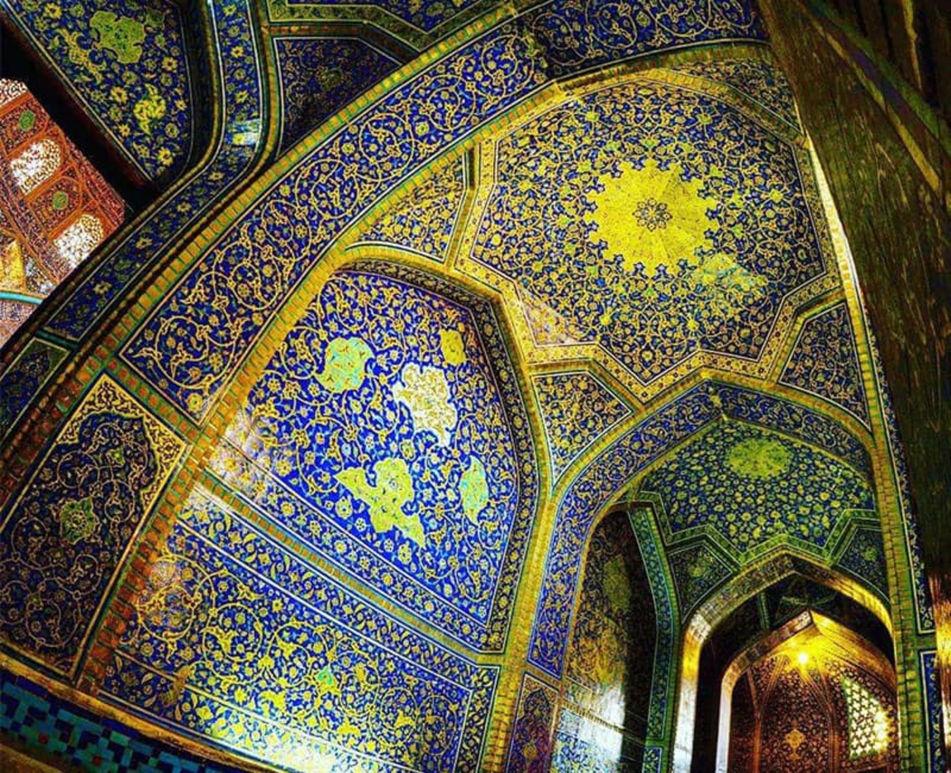 راهروی ورودی مسجد شیخ لطف الله