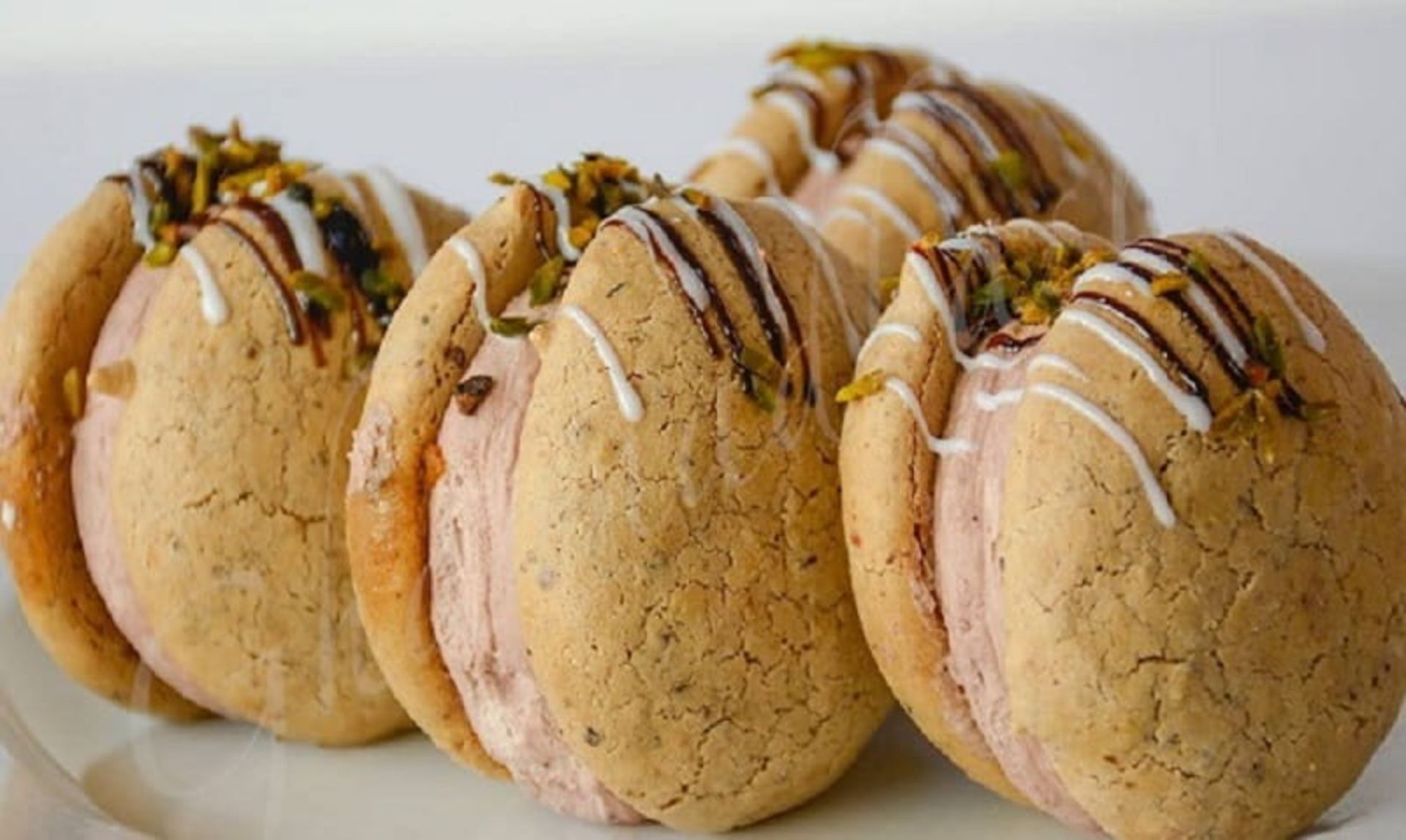 طرز تهیه فیلینگ شیرینی گردویی