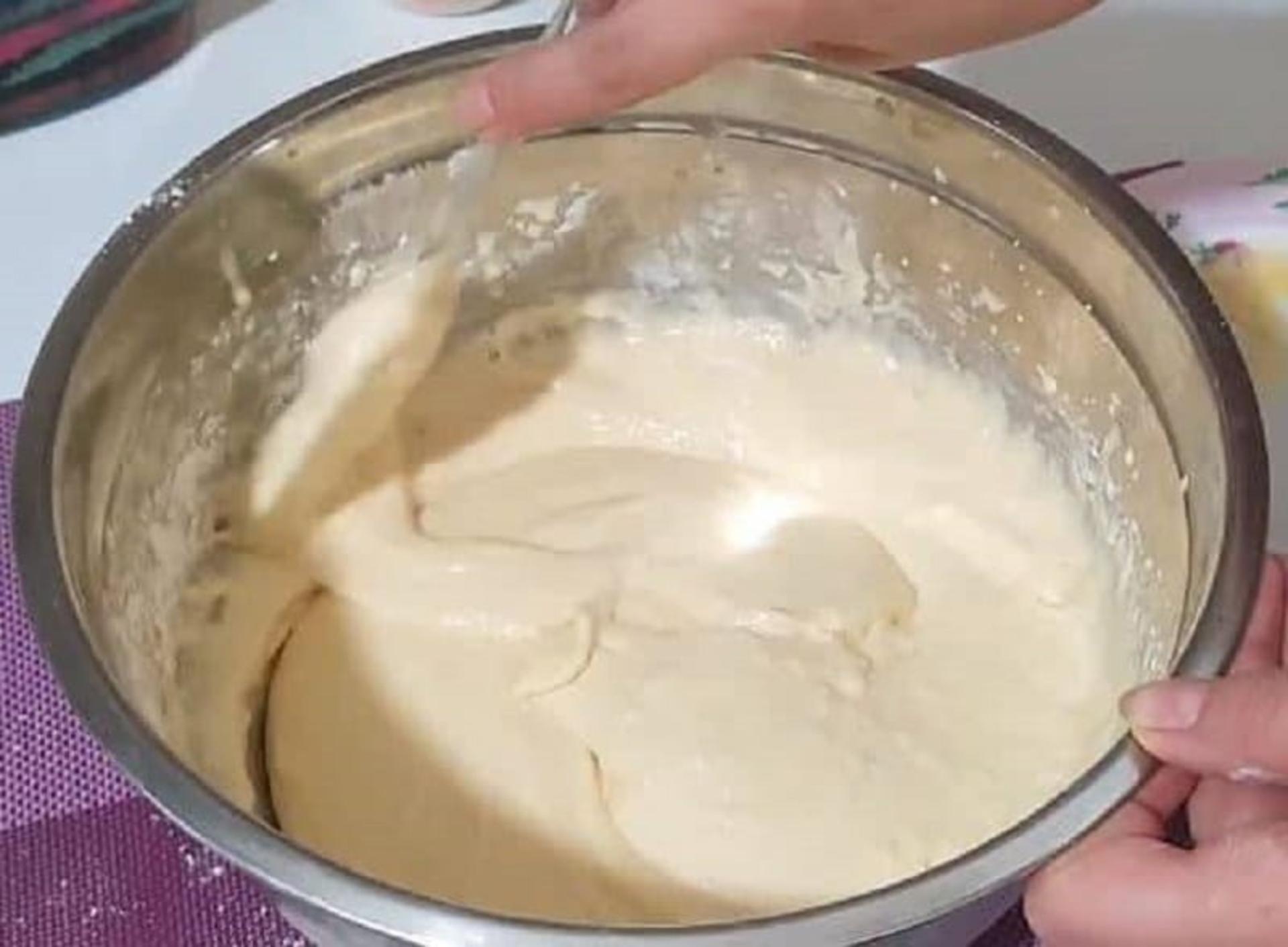 افزودن شیر به زرده