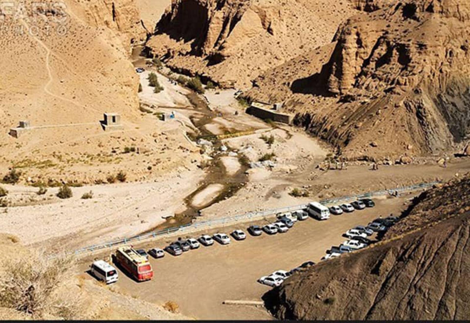 محل پارکینگ چشمه مرتضی علی طبس