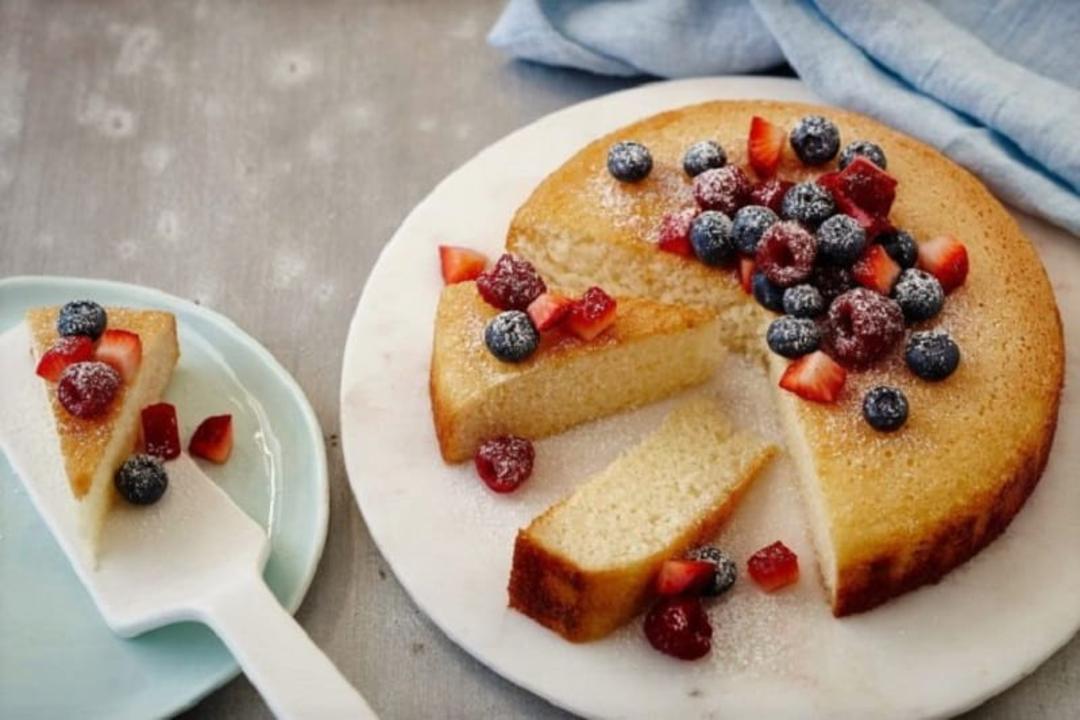 طرز تهیه کیک اسفنجی وانیلی با روش زرده و سفیده با هم