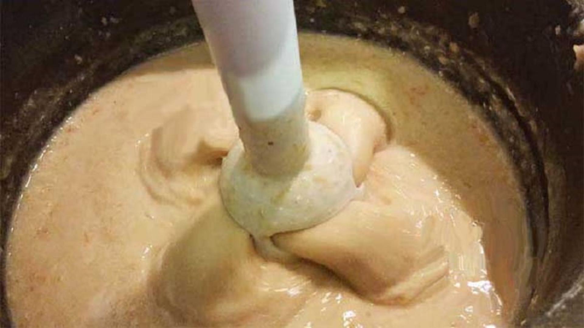 کوبیدن گوشت و گندم