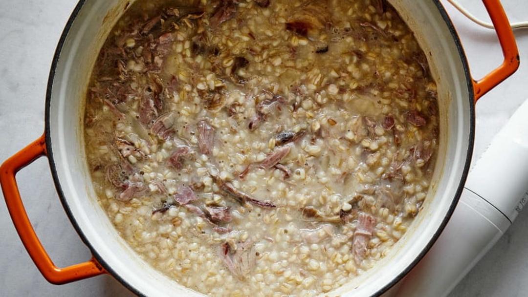 طرز تهیه حلیم گندم با گوشت گوسفندی