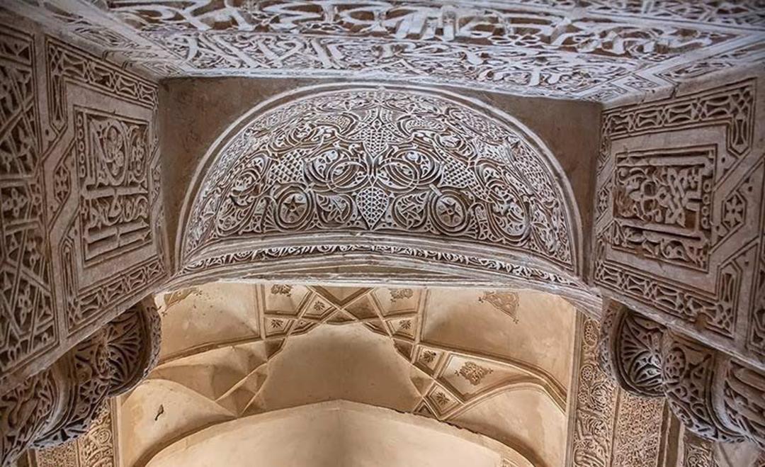 گچ کاری های زیبای مسجد جامع بسطام در نزدیکی آرامگاه بایزید