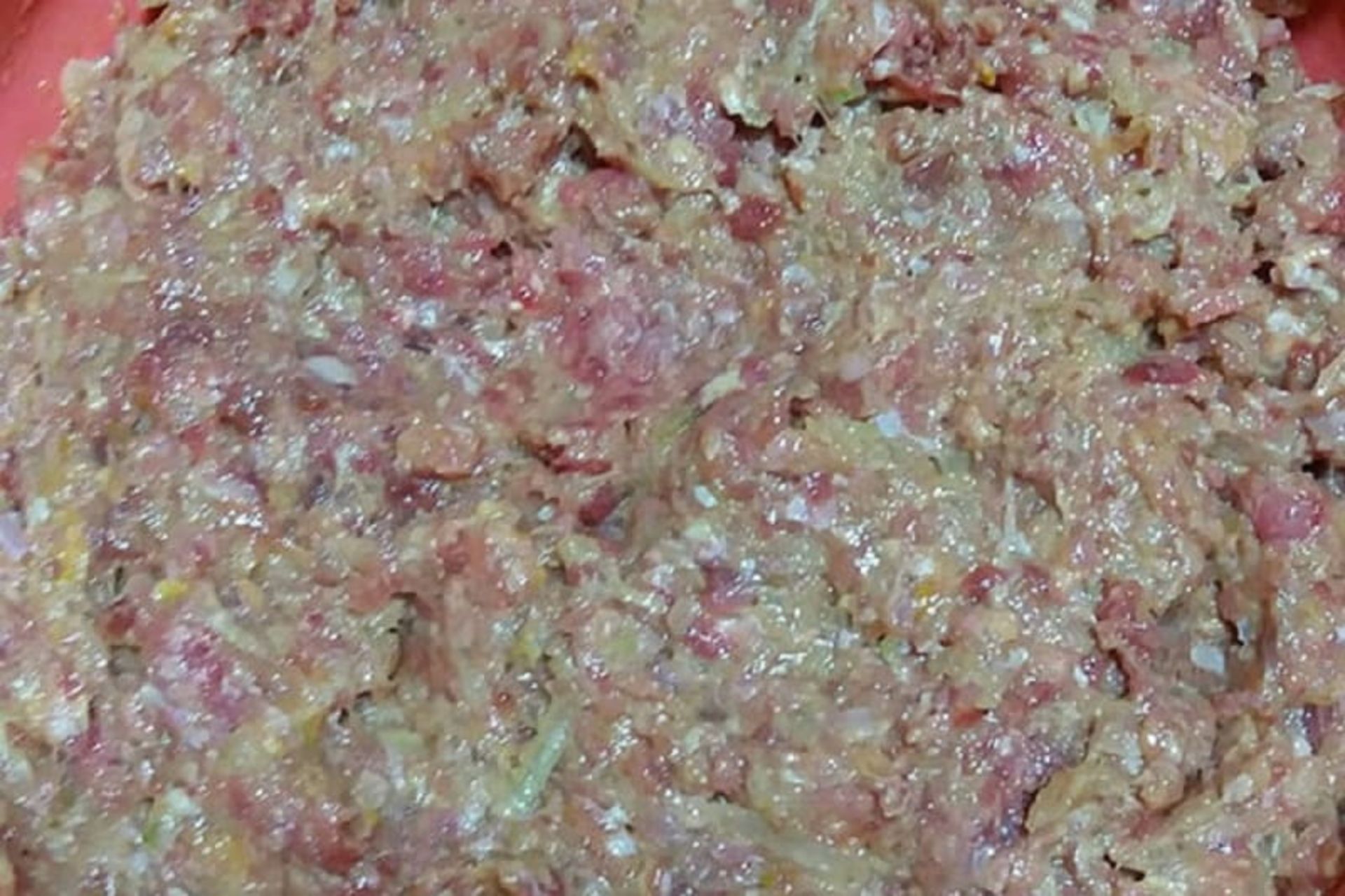 مخلوط کردن گوشت و پیاز