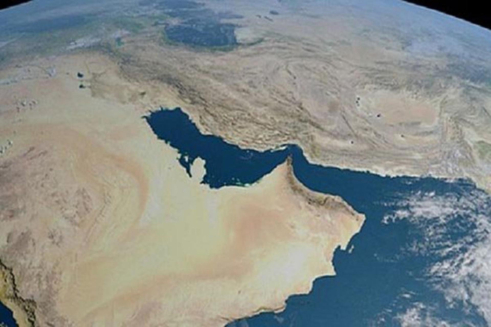 تصویر هوایی از تنگه هرمز و خلیج فارس در جنوب ایران