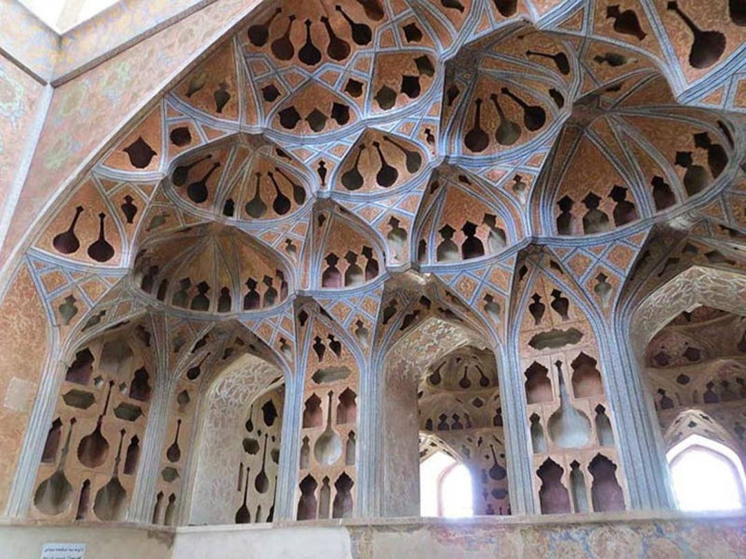 تزئینات داخلی اتاق موسیقی عمارت عالی قاپو