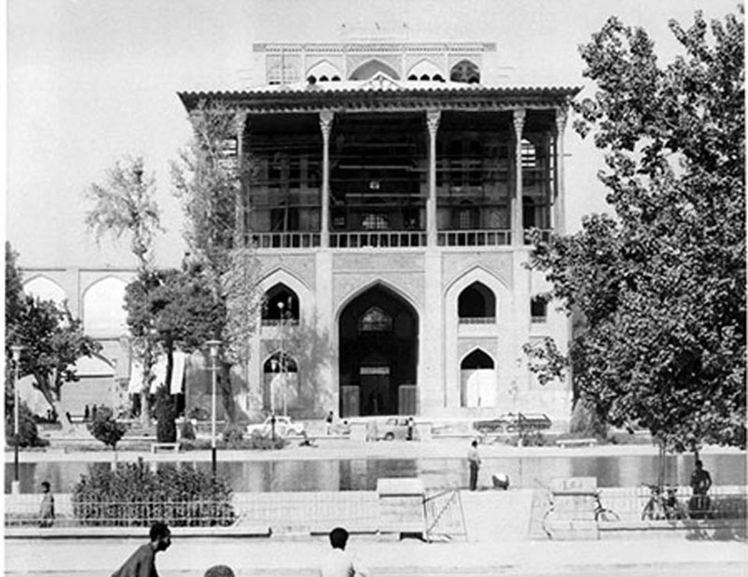 عکس قدیمی از عمارت عالی قاپو