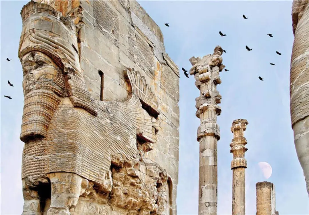 ستون های سنگی تخت جمشید