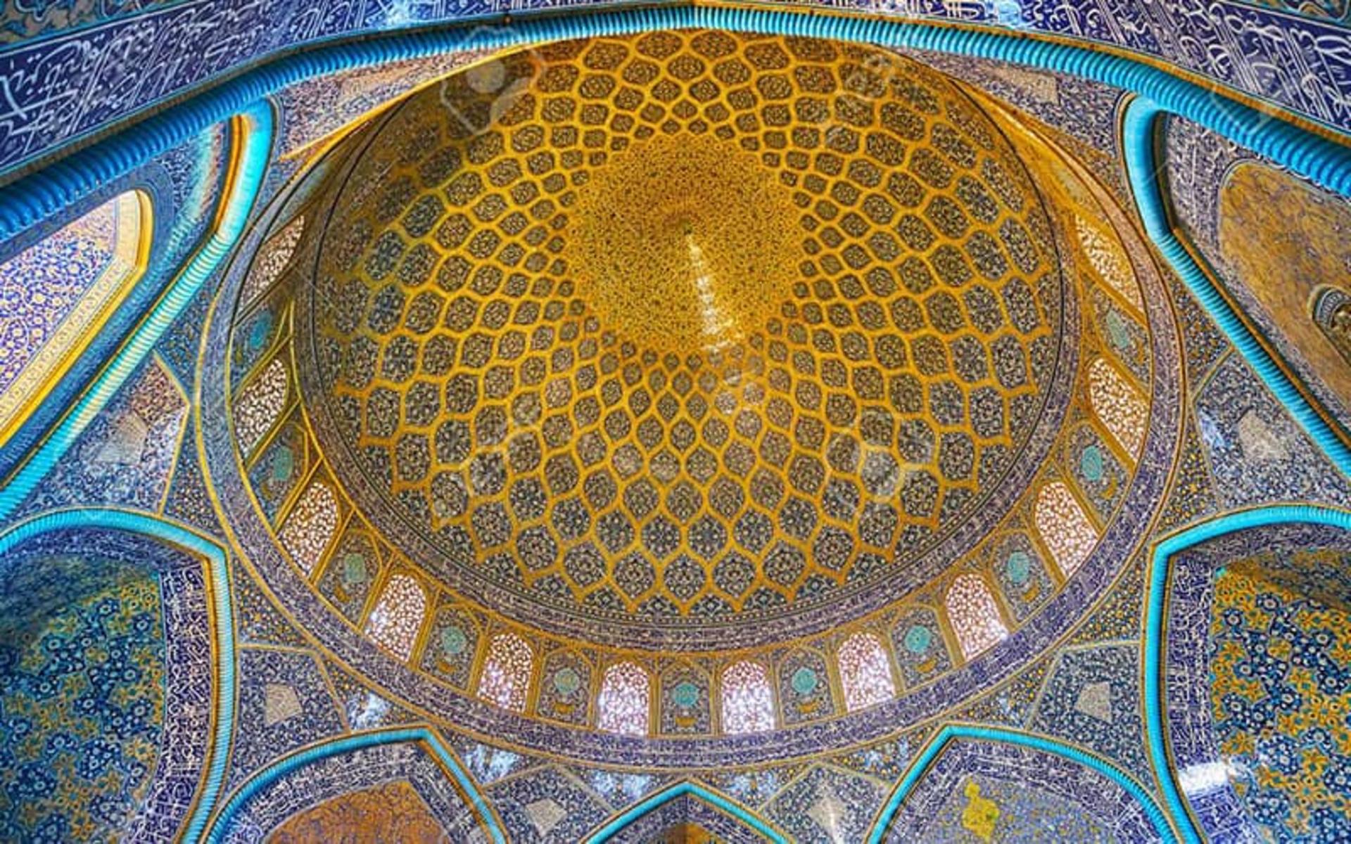 تزیینات سقف مسجد شیخ لطف الله