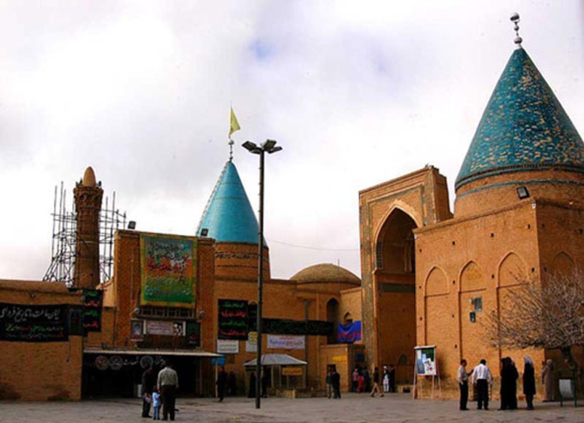 مجموعه تاریخی بایزید بسطامی از نمای بیرون