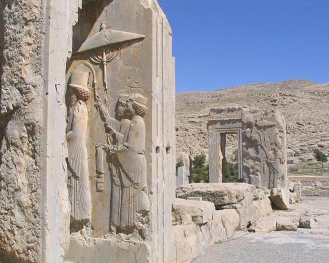 نقش برجسته های کاخ هدیش در تخت جمشید