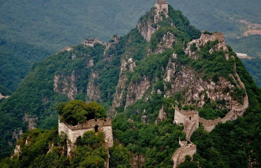 دیوار بزرگ چین در کوهستان