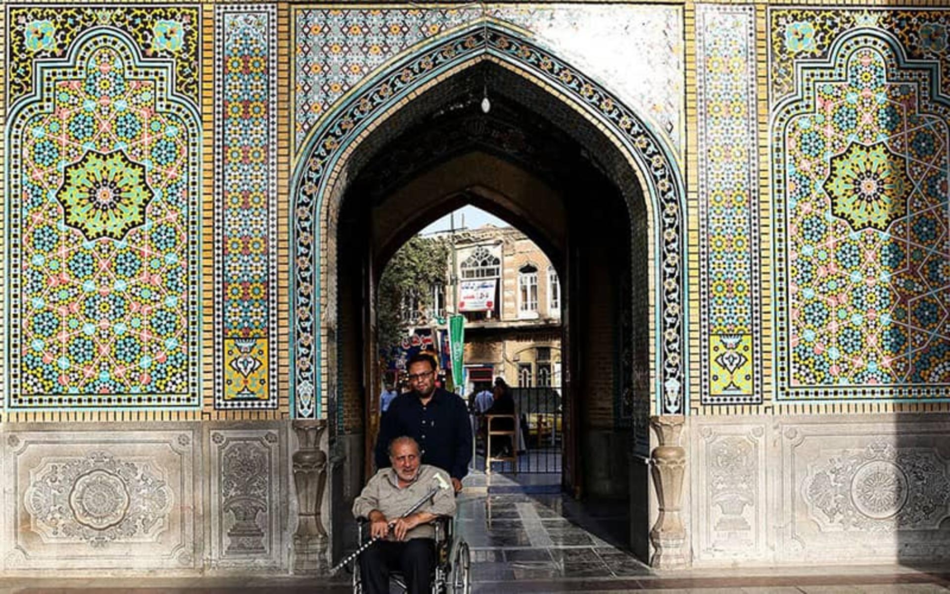 تردد زائران در حرم حضرت معصومه