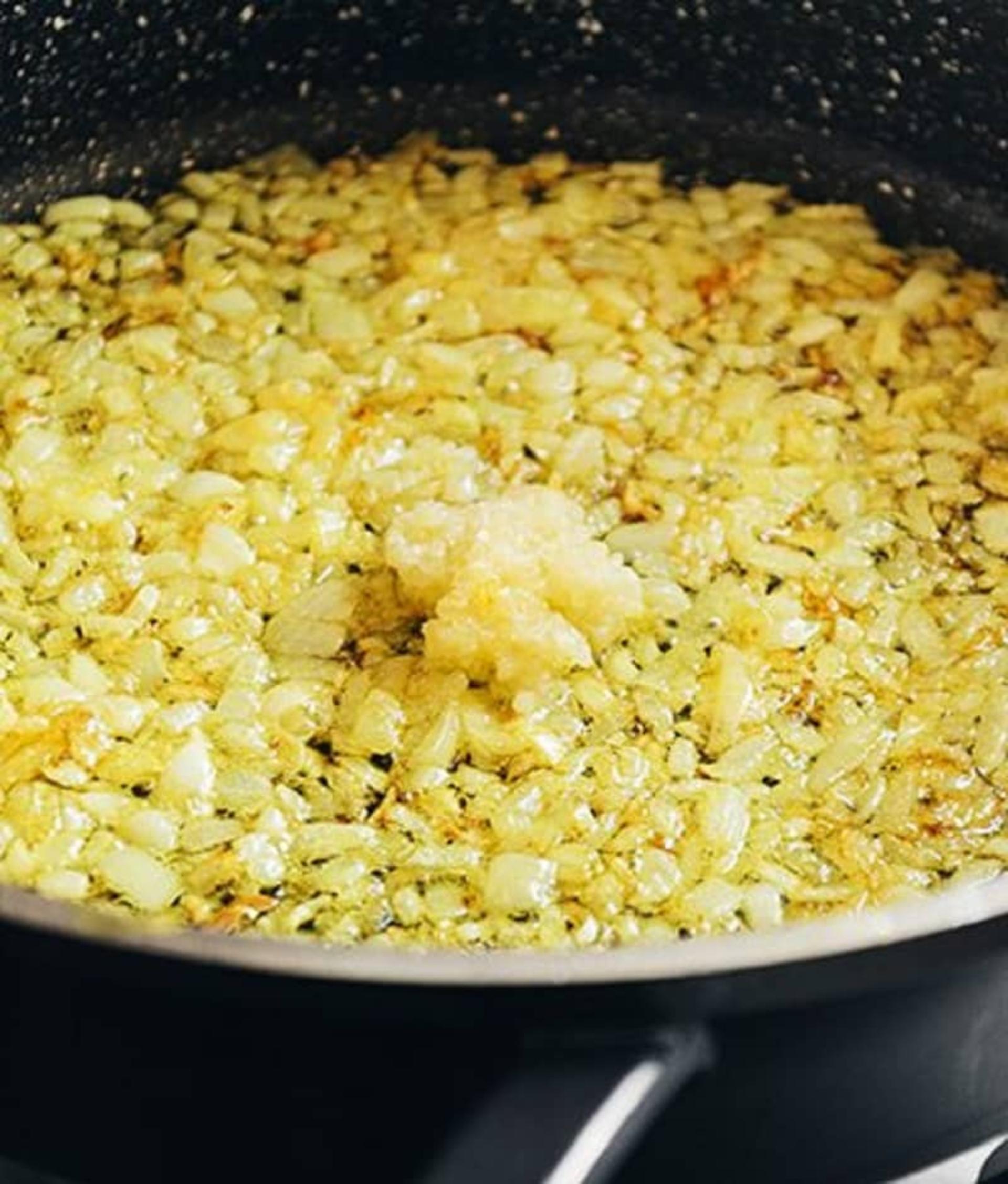 تفت دادن سیر خورش ناردون