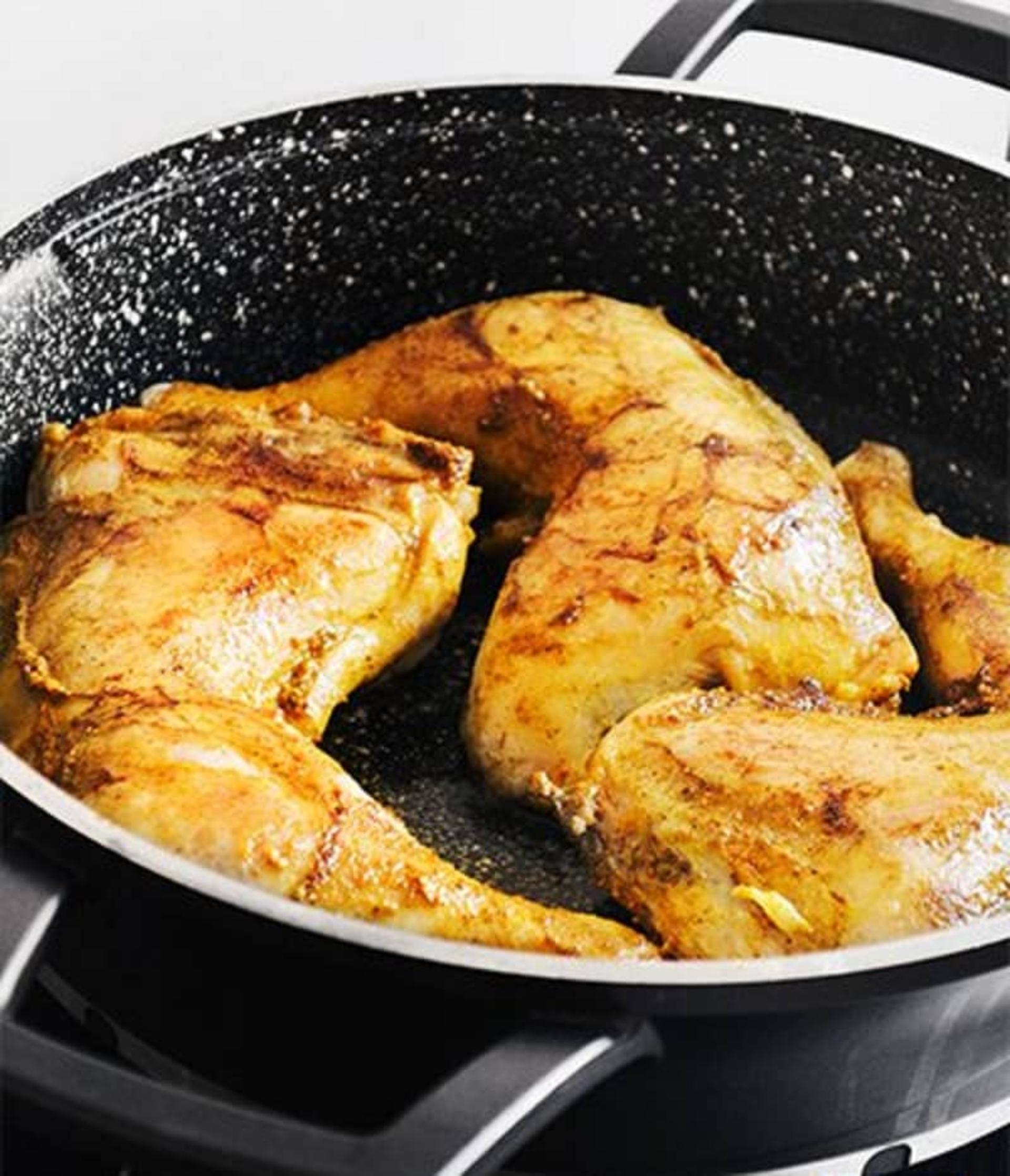سرخ کردن مرغ خورش ناردون