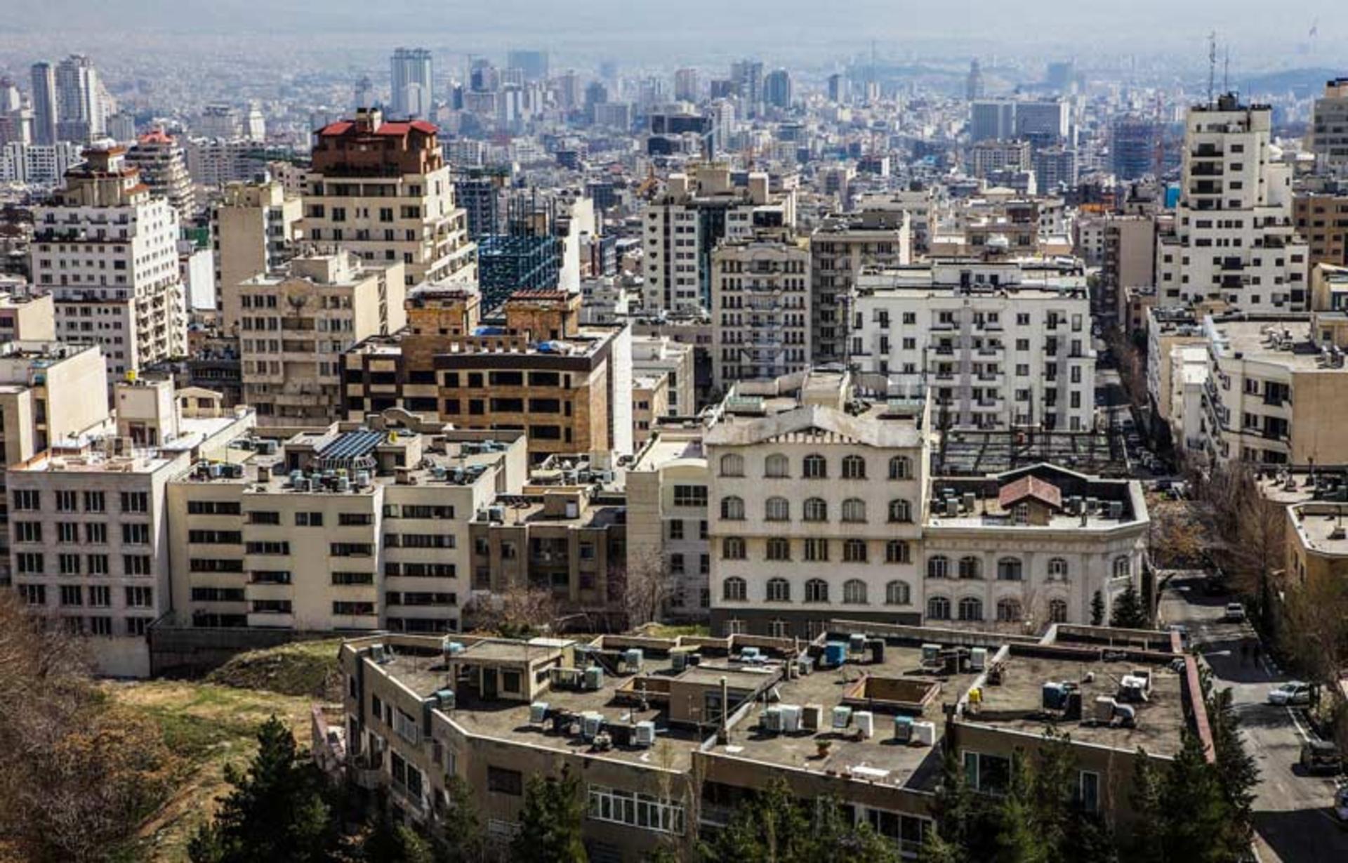 نمایی از بالای محله ولنجک و ساختمان های بلند ولنجک