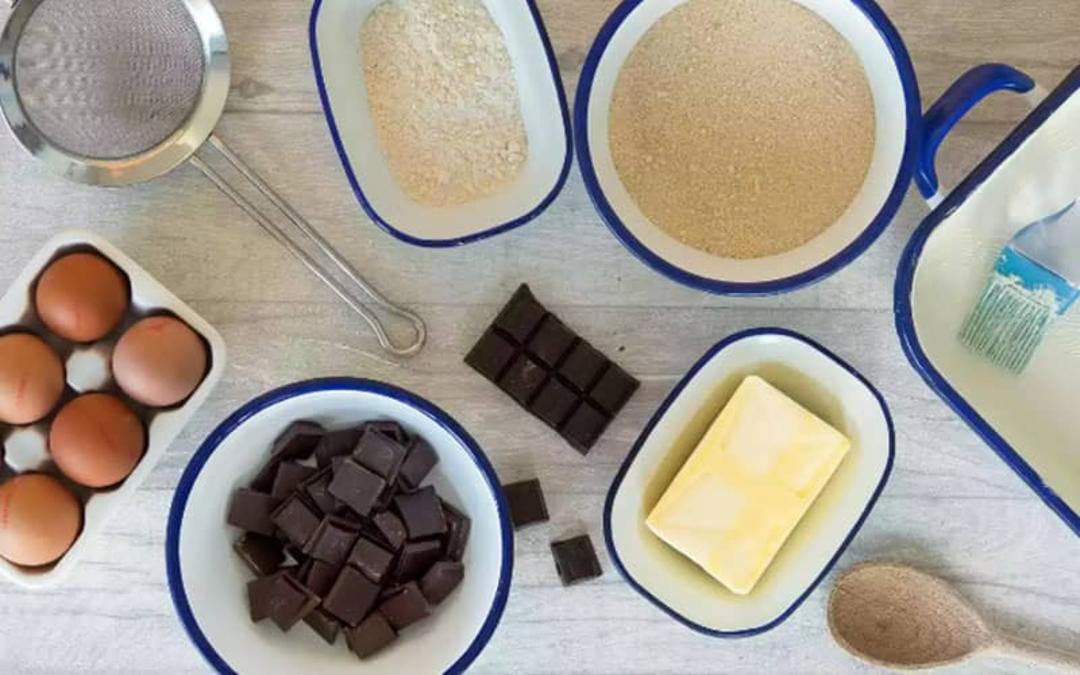 مواد اولیه کیک شکلاتی رستورانی