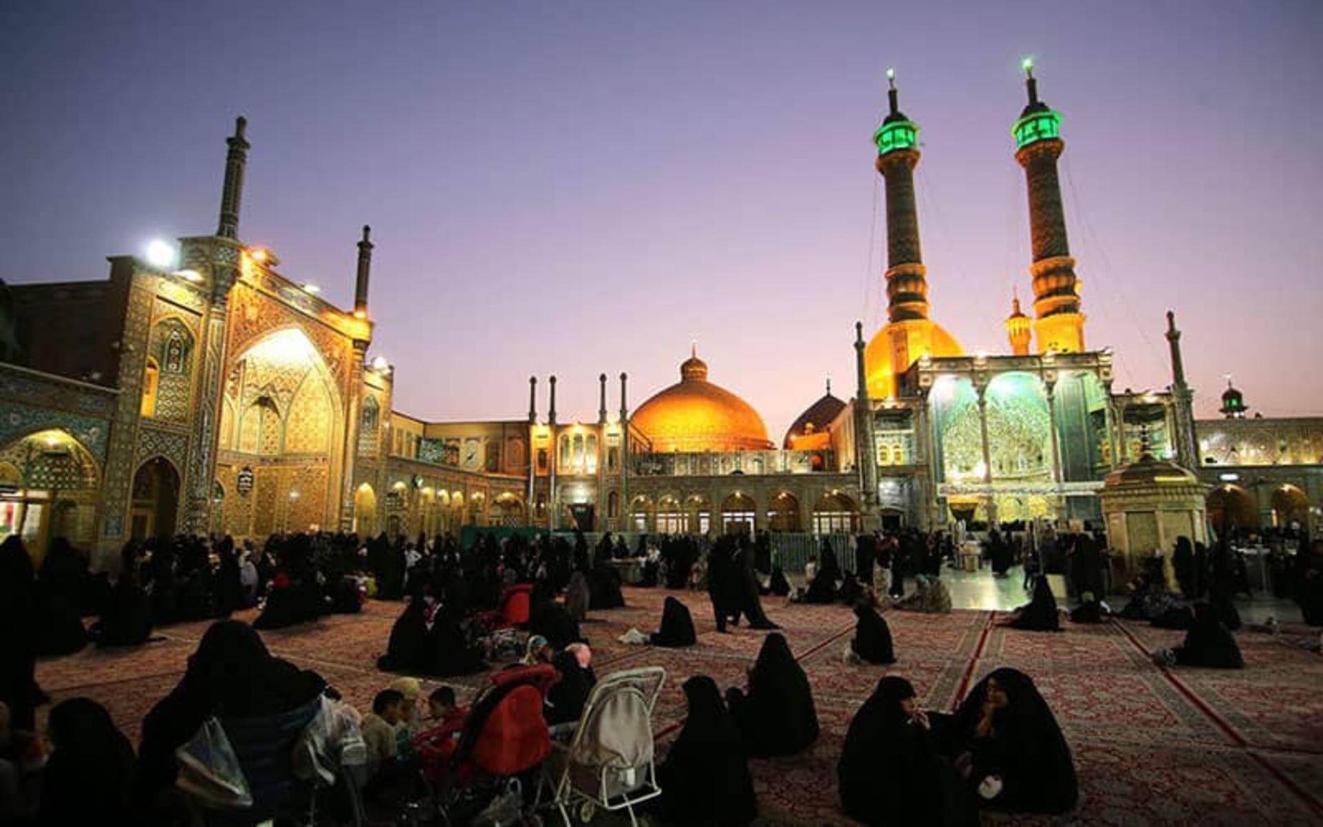 صحن حرم حضرت معصومه