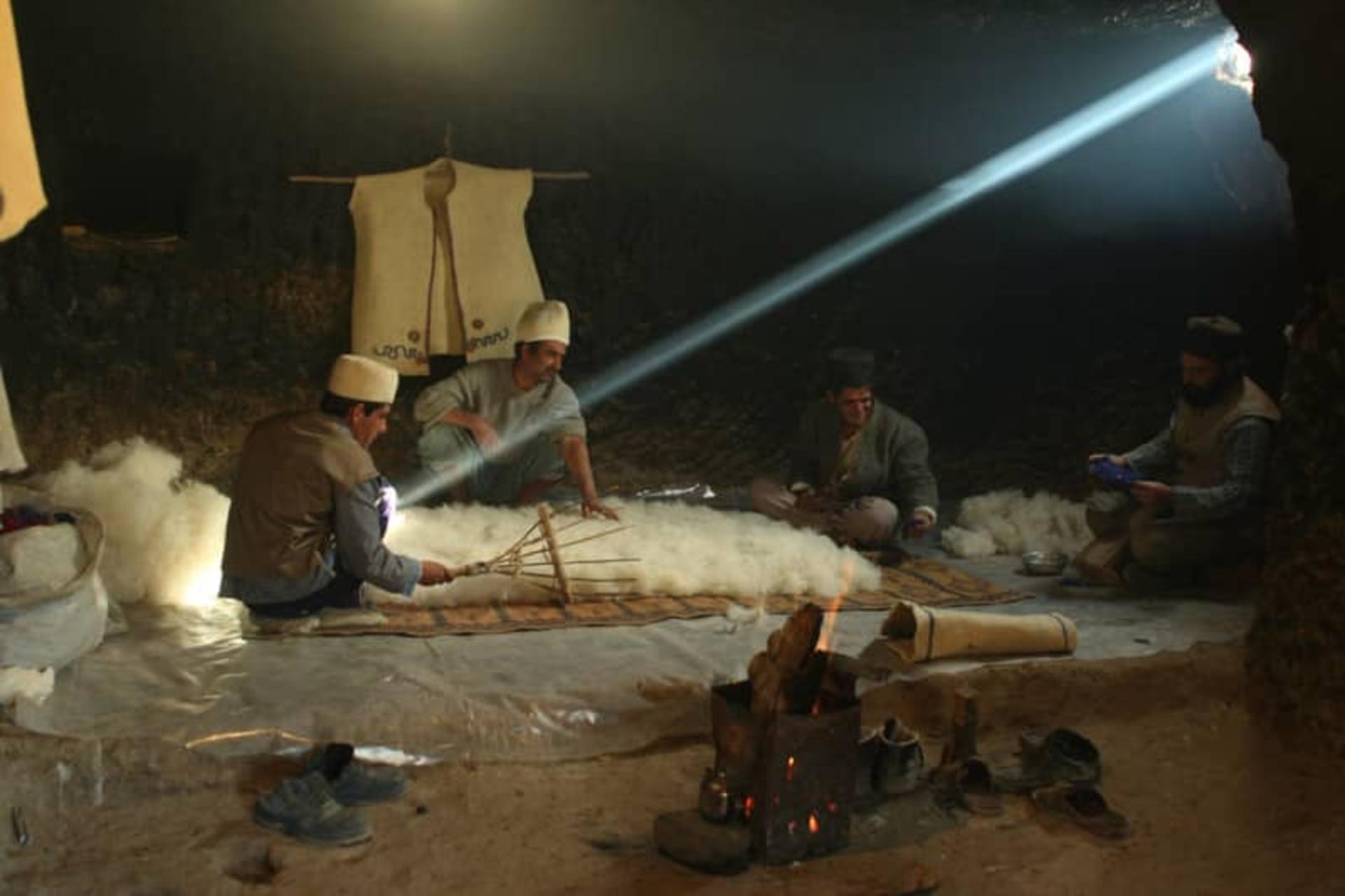 نمدبافی مردان روستای میمند